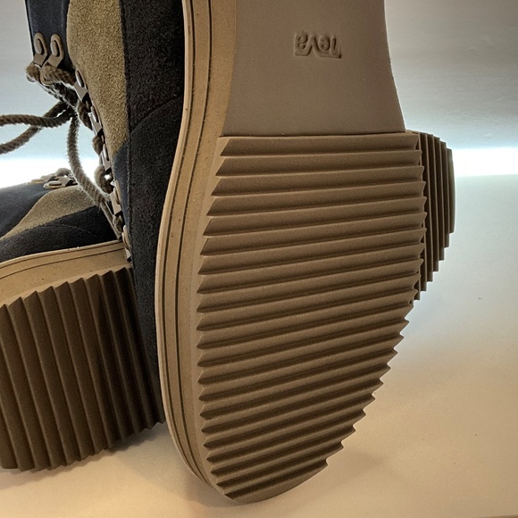 Teva - Picture 5 of 5